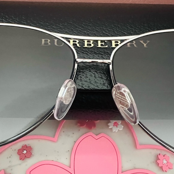 Burberry Sunglasses - Picture 6 of 7